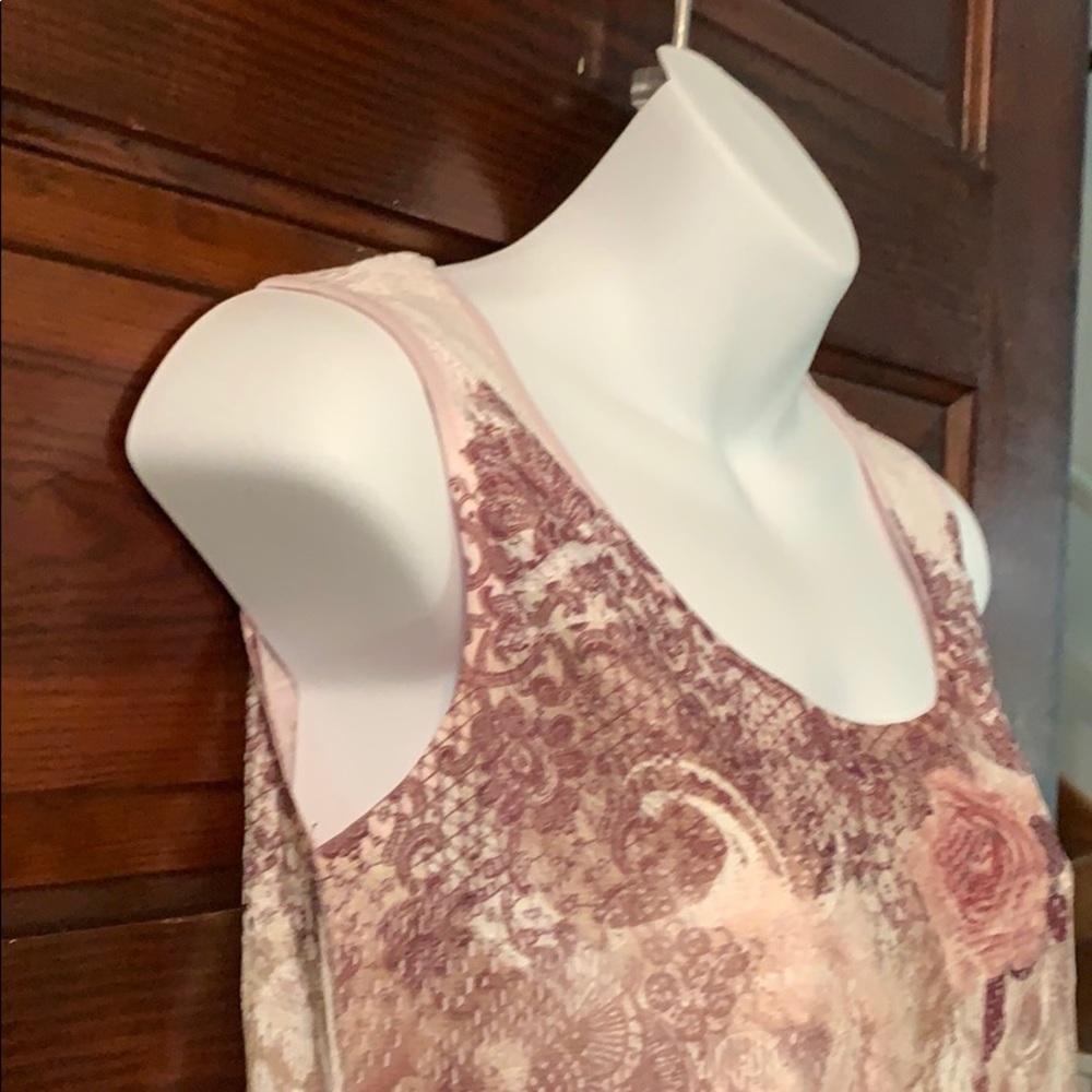 Elle Mode Sleeveless Rose Top👠 - Picture 3 of 11